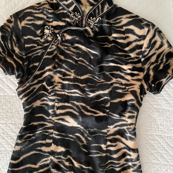 Tiger Print Cheongsam Dress - Picture 2 of 3